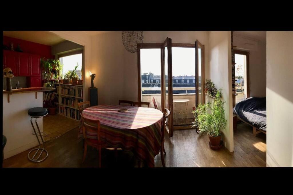 Le Charme De Montmartre A Ciel Ouvert Paris Luaran gambar