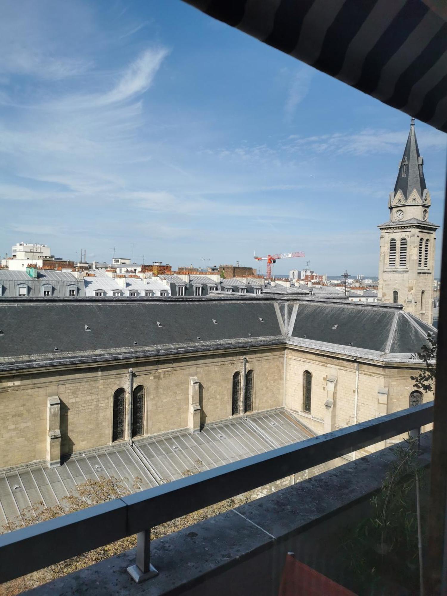 Le Charme De Montmartre A Ciel Ouvert Paris Luaran gambar